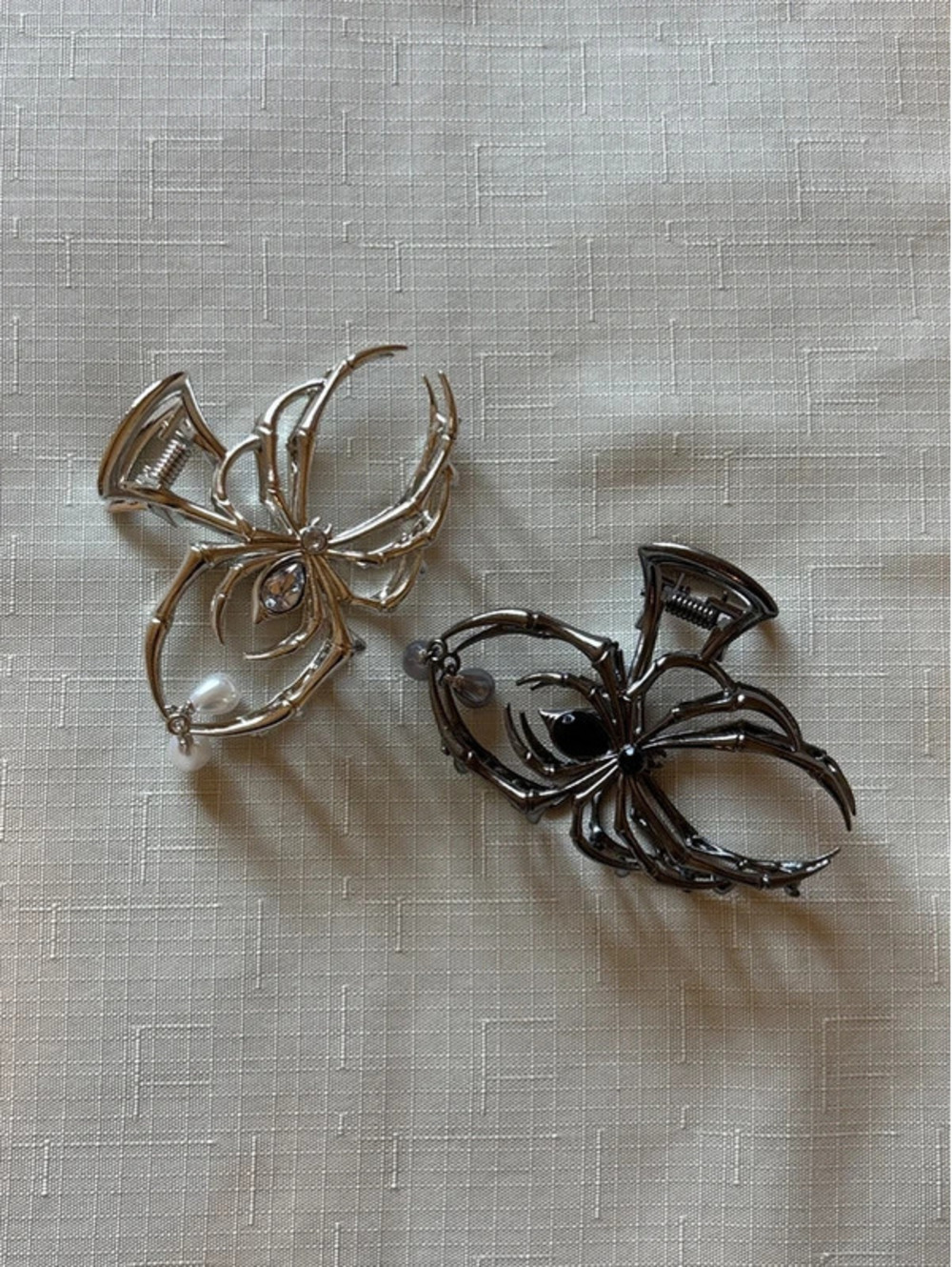 Y2K spider hair clips - 2 clips silver + black